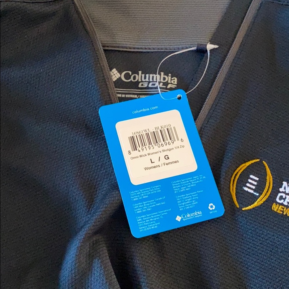 New with tags quarter zip!!